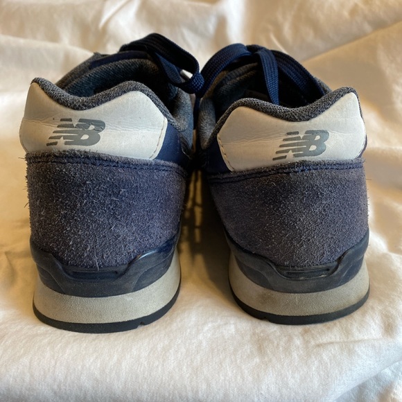 696 New Balances - Picture 4 of 4